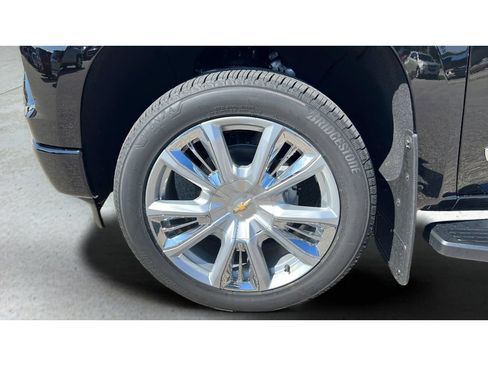 Certified 2026 Chevrolet Silverado 1500 High Country w/ High Country Premium Package AWD/4WD image 35