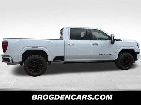 New 2026 GMC Sierra 3500 Denali Ultimate w/ LPO, Black Badging Package AWD/4WD image 2