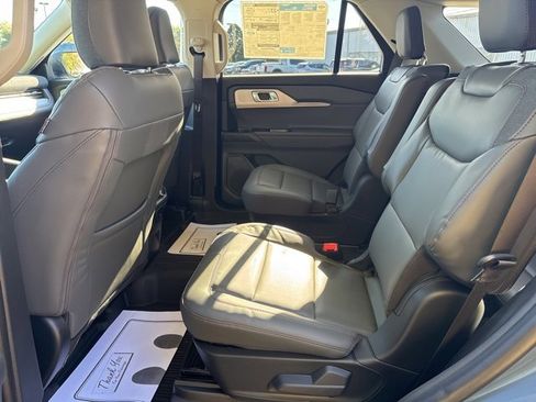 New 2026 Ford Explorer Active w/ Active Comfort Package image 10