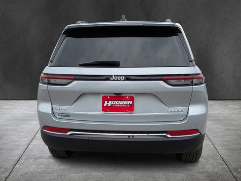 New 2025 Jeep Grand Cherokee Laredo X w/ Luxury Tech Group I image 4