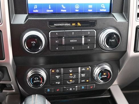 Used 2019 Ford F150 Platinum w/ Equipment Group 701A Luxury AWD/4WD image 12