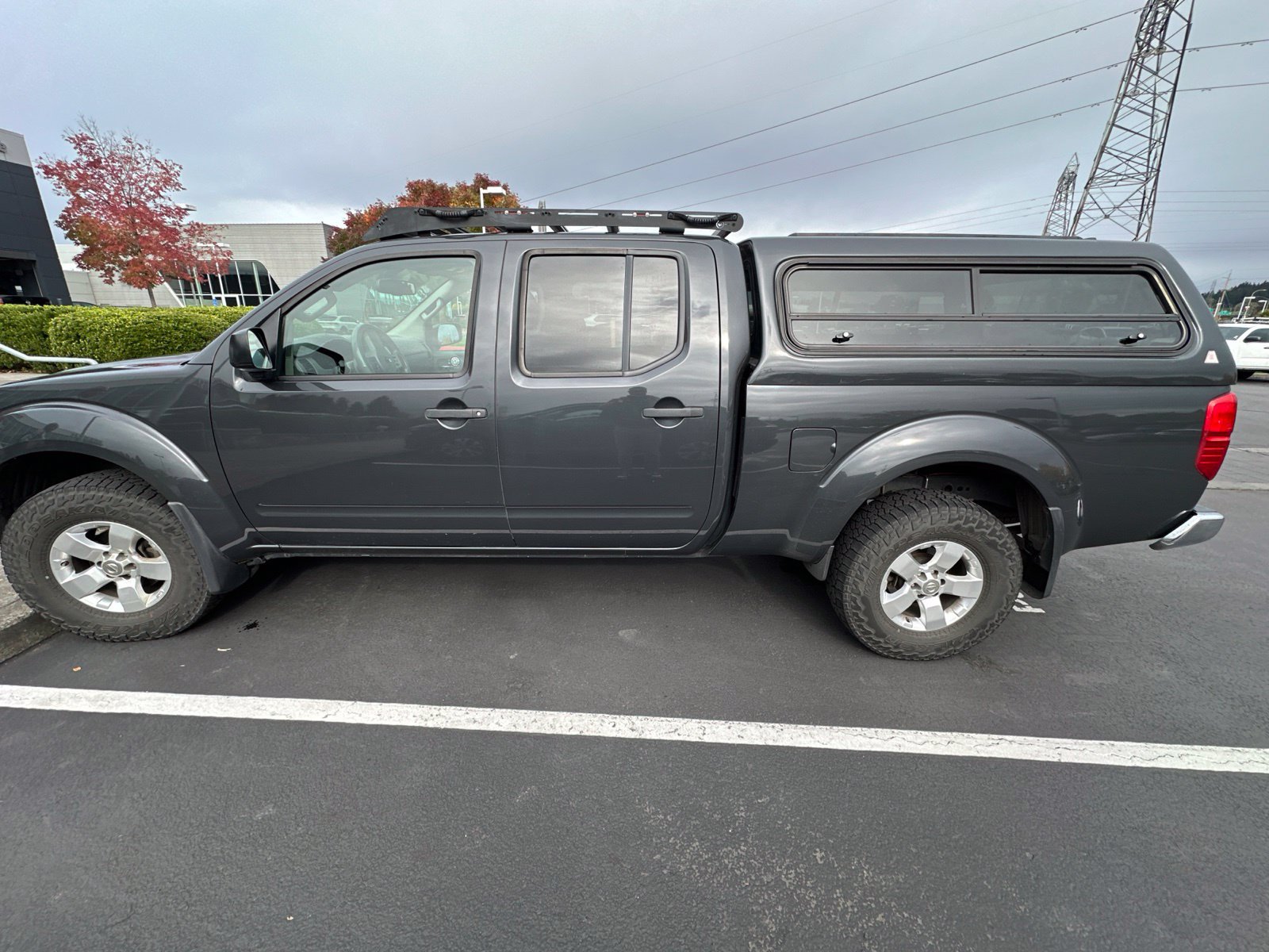 Used 2013 Nissan Frontier SV w/ SV Value Truck Pkg AWD/4WD image 4