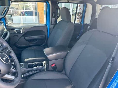 Used 2023 Jeep Gladiator Sport AWD/4WD image 4