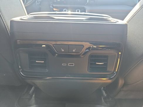 Used 2025 GMC Sierra 2500 AT4 AWD/4WD image 16
