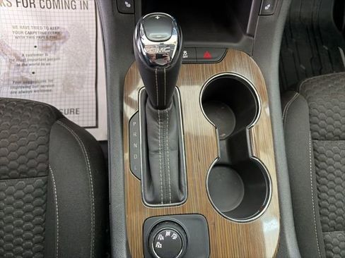 Used 2019 GMC Acadia SLE image 14