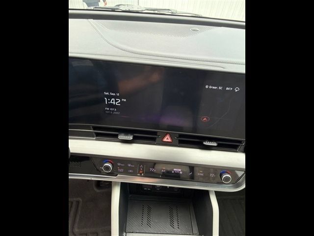 Certified 2024 Kia Sportage EX FWD image 12