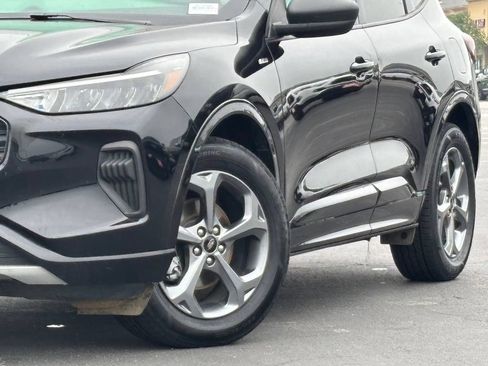 Used 2024 Ford Escape ST-Line w/ Tech Pack #1 FWD image 3