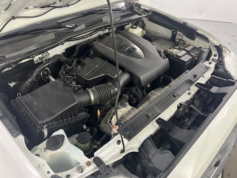 Used 2021 Toyota Tacoma TRD Off-Road image 11