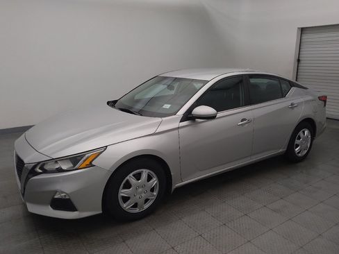Used 2019 Nissan Altima 2.5 S FWD image 2