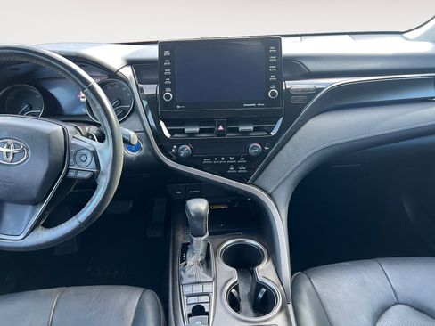 Used 2022 Toyota Camry XSE image 11
