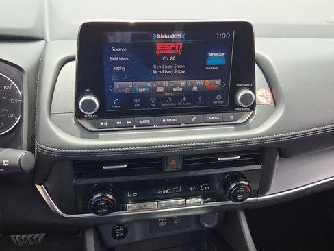 Used 2024 Nissan Rogue SV FWD image 18