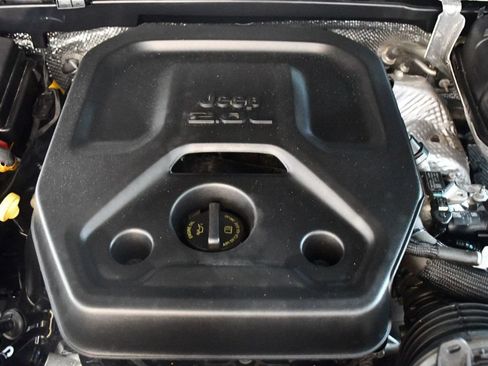 Used 2024 Jeep Wrangler High Altitude AWD/4WD image 82