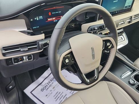 Used 2025 Lincoln Corsair FWD image 18