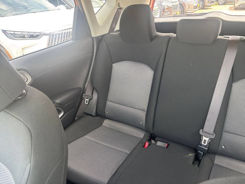 Used 2025 Kia Soul LX w/ LX Technology Package FWD image 37