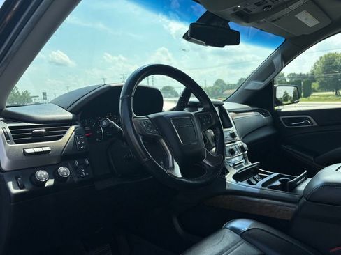 Used 2019 GMC Yukon Denali w/ Open Road Package AWD/4WD image 10