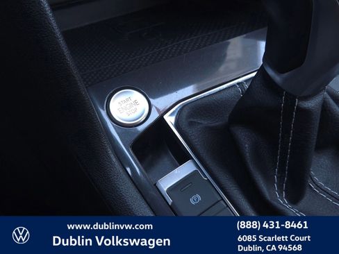 Certified 2022 Volkswagen Tiguan SE R-Line image 18