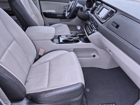 Used 2021 Kia Sedona EX w/ EX Premium Package FWD image 23
