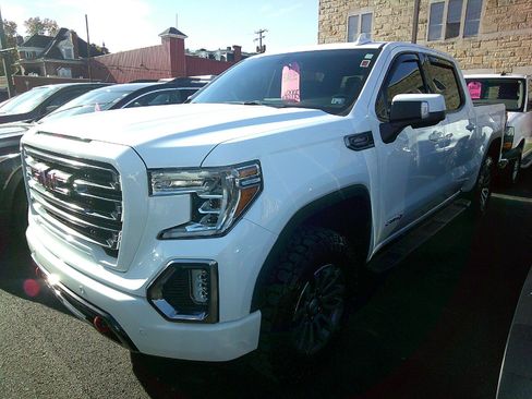 Used 2020 GMC Sierra 1500 AT4 w/ AT4 Premium Package image 3