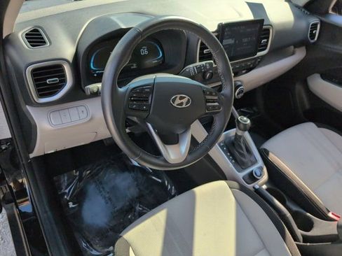 Used 2025 Hyundai Venue SEL FWD image 15