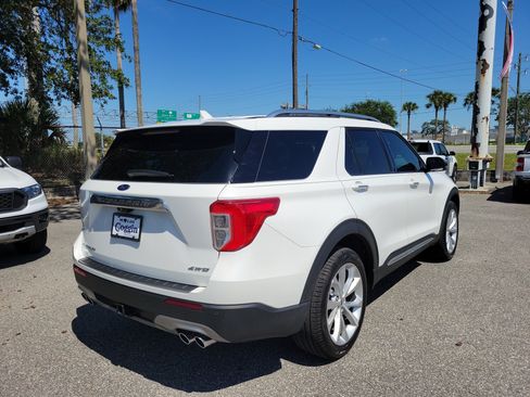 Used 2024 Ford Explorer Platinum w/ Technology Package AWD/4WD image 3