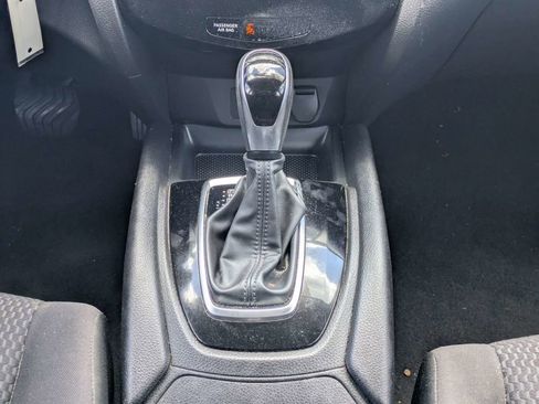 Used 2019 Nissan Rogue Sport S w/ Appearance Package AWD/4WD image 19