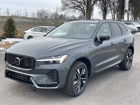 New 2026 Volvo XC60 T8 Core w/ Climate Package image 3