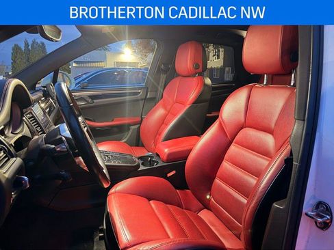 Used 2018 Porsche Macan S image 11