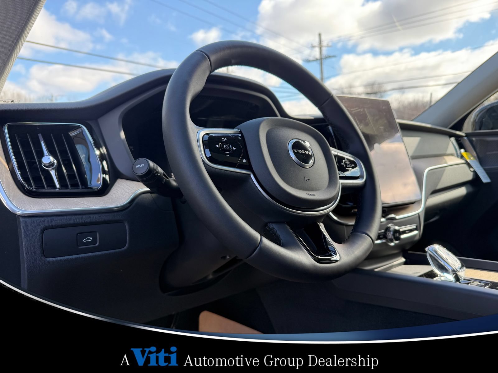 Used 2026 Volvo XC60 B5 Plus w/ Protection Package Premier AWD/4WD image 12