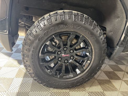 Used 2022 GMC Sierra 1500 AT4X image 31