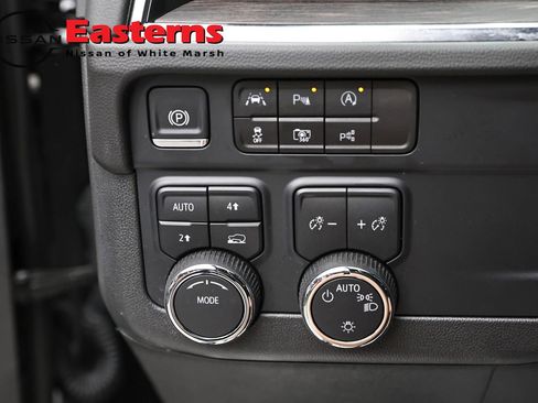 Used 2025 Chevrolet Tahoe LT AWD/4WD image 21