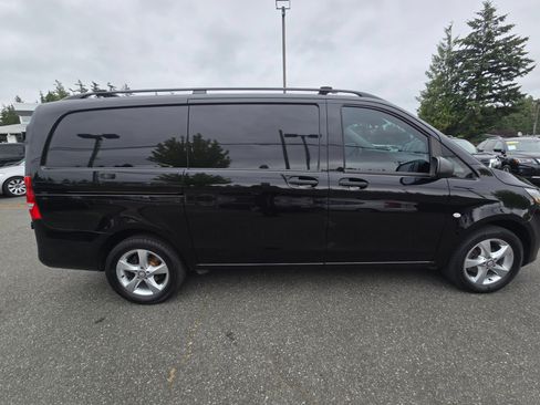 Used 2017 Mercedes-Benz Metris image 8