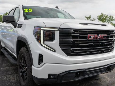 Used 2025 GMC Sierra 1500 Elevation AWD/4WD image 4