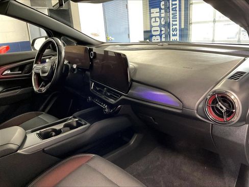 Used 2024 Chevrolet Equinox EV RS FWD image 14