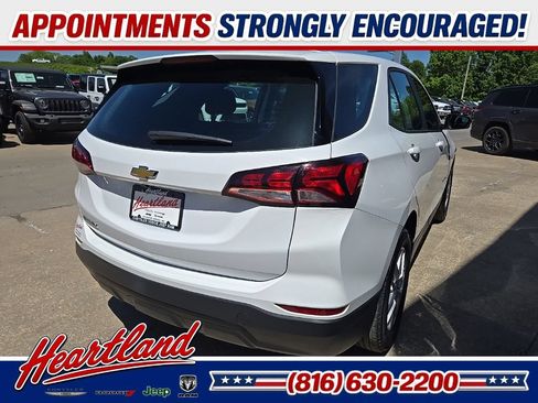 Used 2023 Chevrolet Equinox LS FWD image 10