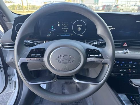 Used 2024 Hyundai Elantra SEL image 20