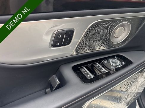Used 2025 Lincoln Nautilus Reserve AWD/4WD image 25