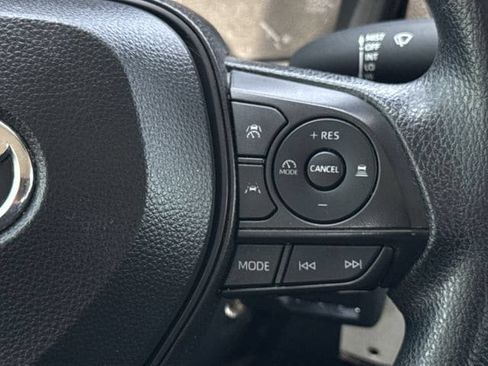 Used 2025 Toyota Corolla LE FWD image 15