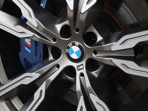 Used 2021 BMW X5 M50i image 18