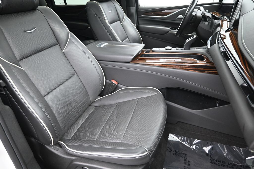 Used 2022 Cadillac Escalade ESV Premium Luxury w/ Performance Package AWD/4WD image 36