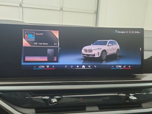 Used 2025 BMW X5 xDrive50e AWD/4WD image 25