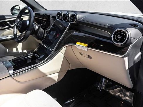 Certified 2025 Mercedes-Benz GLC 300 4MATIC image 24