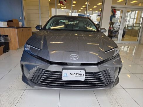 Used 2026 Toyota Camry XLE image 2