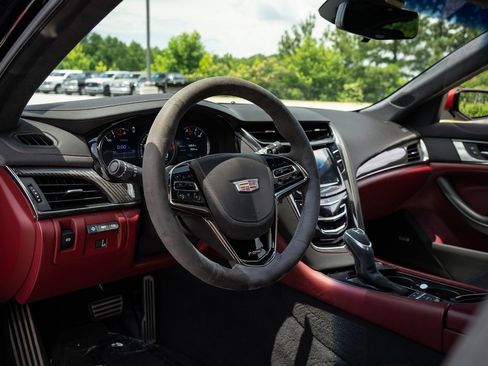 Used 2018 Cadillac CTS V RWD image 31