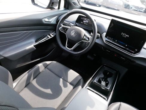 Used 2025 Volkswagen ID.4 Pro S Plus AWD/4WD image 9