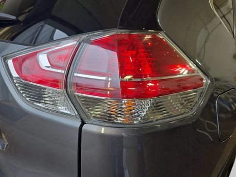 Used 2016 Nissan Rogue SL AWD/4WD image 41