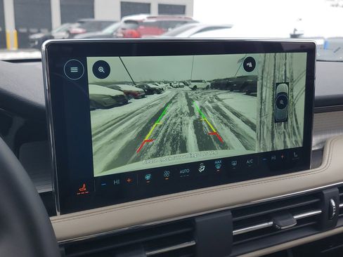 New 2026 Lincoln Corsair Premiere image 21