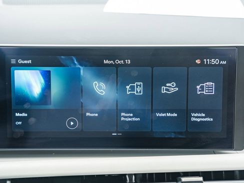 Certified 2025 Hyundai Tucson SE image 18