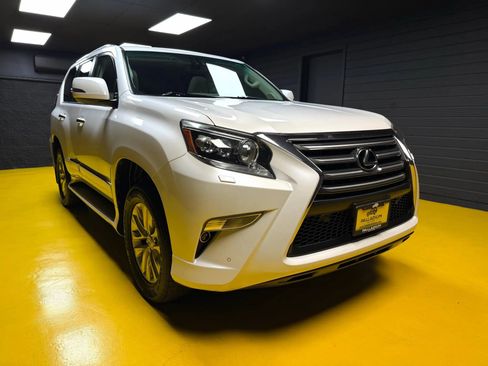 Used 2016 Lexus GX 460 image 3