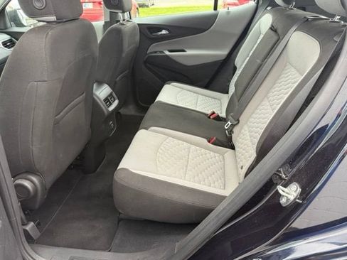 Used 2020 Chevrolet Equinox LS FWD image 16