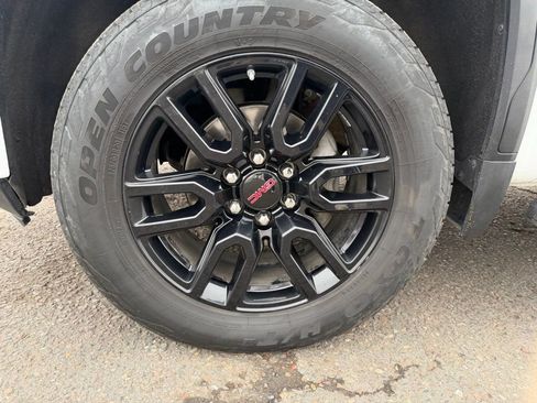 Used 2019 GMC Sierra 1500 AT4 w/ AT4 Premium Package image 19
